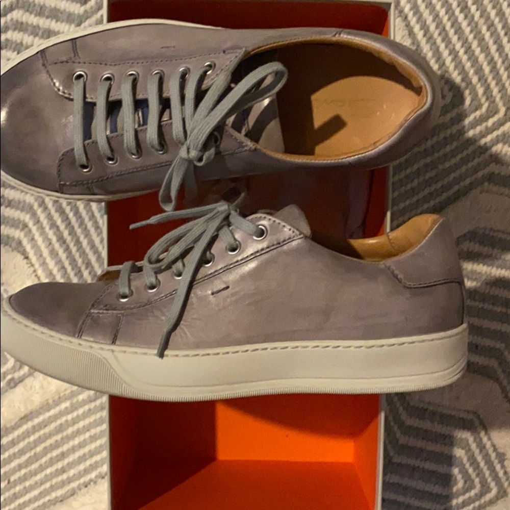 Men’s Apache Grey Santoni Sneaker. Size 8D.